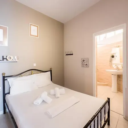 Minimalist Urban Apt Near Port Piraeus Exterior photo