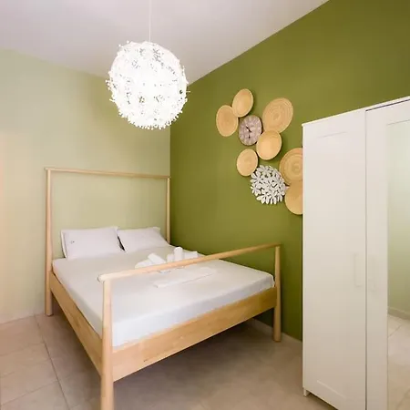 Minimalist Urban Apt Near Port Piraeus Exterior photo